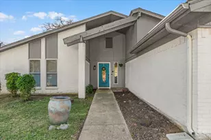 4704 Burning Springs Dr, Arlington, TX 76017 - Photo 2