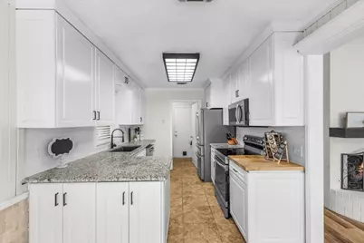 4704 Burning Springs Drive, Arlington, TX 76017 - Photo 12