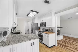 4704 Burning Springs Dr, Arlington, TX 76017 - Photo 14