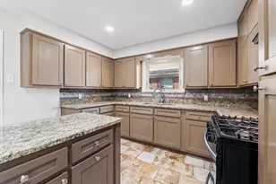 2107 Mountainview Dr, Waco, TX 76710 - Photo 10