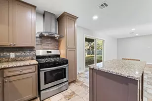 2107 Mountainview Dr, Waco, TX 76710 - Photo 12