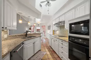 4508 Hillside Dr, Arlington, TX 76013 - Photo 8