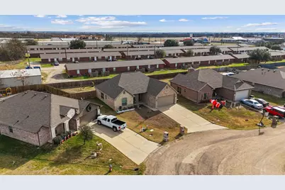 129 Oak Springs Loop, Mabank, TX 75156 - Photo 4