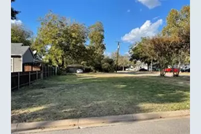 915 E Spring Street, Sherman, TX 75090 - Photo 1