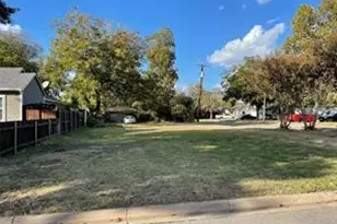 915 E Spring St, Sherman, TX 75090 - Photo 1