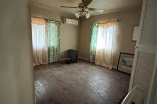 2717 Avenue I, Fort Worth, TX 76105 - Photo 8