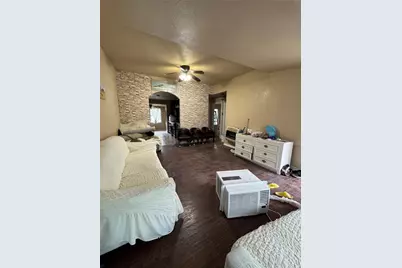 2717 Avenue I, Fort Worth, TX 76105 - Photo 2