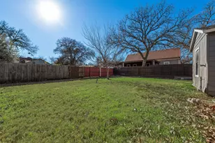 303 W Broad St, Mansfield, TX 76063 - Photo 16