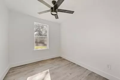 303 W Broad Street, Mansfield, TX 76063 - Photo 14