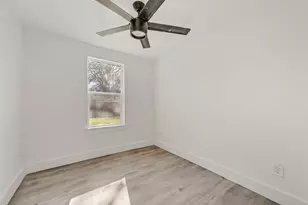 303 W Broad St, Mansfield, TX 76063 - Photo 14