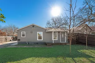 303 W Broad St, Mansfield, TX 76063 - Photo 2