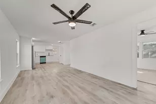 303 W Broad St, Mansfield, TX 76063 - Photo 4