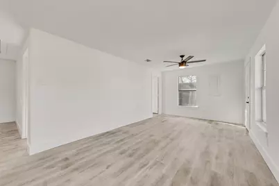 303 W Broad Street, Mansfield, TX 76063 - Photo 6