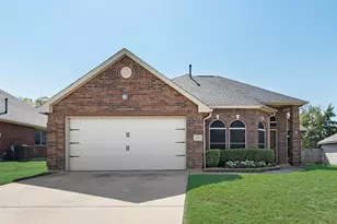 3010 Canary Ln, Midlothian, TX 76065 - Photo 2