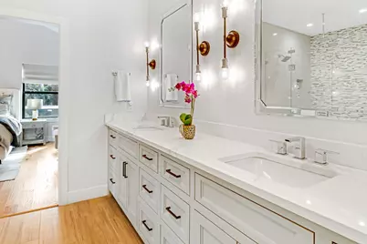 8722 Forest Hills Boulevard, Dallas, TX 75218 - Photo 12