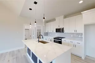 801 Birch St, Grand Prairie, TX 75050 - Photo 6