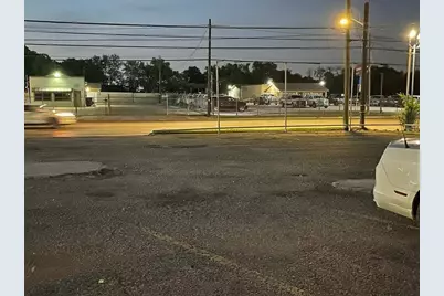 2340 N Chandler Drive E, Fort Worth, TX 76111 - Photo 10