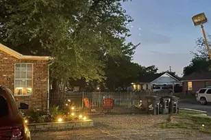 2340 North Chandler Dr E, Fort Worth, TX 76111 - Photo 8