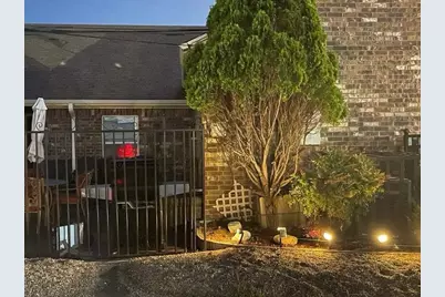 2340 N Chandler Drive E, Fort Worth, TX 76111 - Photo 20