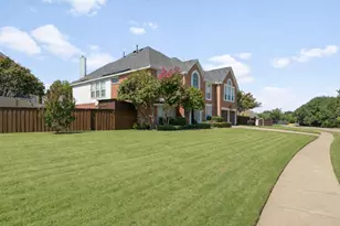1937 Bear Run Dr, Grapevine, TX 76051 - Photo 4