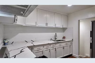 2212 Barlow Avenue, Dallas, TX 75224 - Photo 10