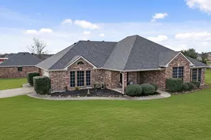 697 Alexander Ln, Royse City, TX 75189 - Photo 2