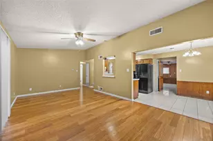 517 McDivitt Dr, Garland, TX 75040 - Photo 4