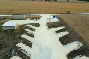 125 Hill County Road 4415, Grandview, TX 76050 - Photo 16