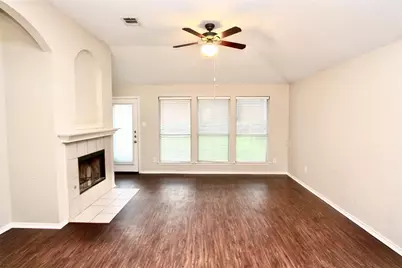 4713 Barnhill Lane, Fort Worth, TX 76135 - Photo 4