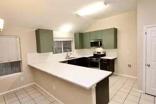 4713 Barnhill Ln, Fort Worth, TX 76135 - Photo 6