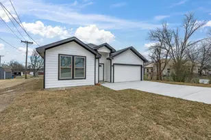 108 N Couch St, Italy, TX 76651 - Photo 2