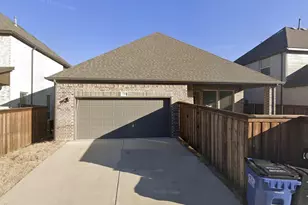 12569 Royal Oaks Ln, Farmers Branch, TX 75234 - Photo 2