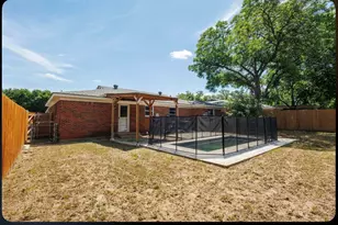 852 Odie Dr, White Settlement, TX 76108 - Photo 24