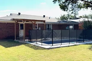 852 Odie Dr, White Settlement, TX 76108 - Photo 12