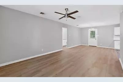 445 Bolero Avenue, Dallas, TX 75217 - Photo 10