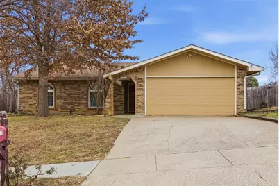 4217 Glen Pines Drive, Arlington, TX 76016 - Photo 2