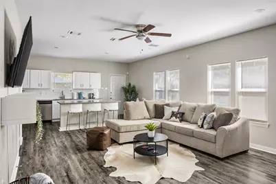 5006 Colonial Avenue, Dallas, TX 75215 - Photo 2