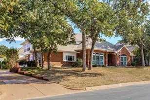 2103 Bay Club Dr, Arlington, TX 76013 - Photo 32