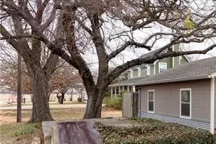 201 Shaffner St, Ponder, TX 76259 - Photo 4