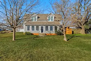 201 Shaffner St, Ponder, TX 76259 - Photo 2