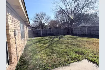 918 Gwinnett Circle, Arlington, TX 76017 - Photo 16