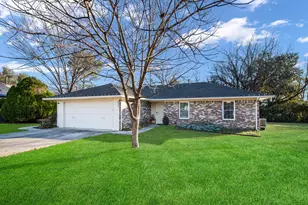 2000 Navajo St, Denton, TX 76209 - Photo 2