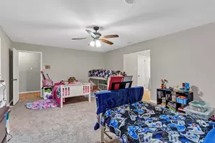 706 E Criner St, Grandview, TX 76050 - Photo 24