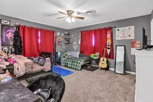 706 E Criner St, Grandview, TX 76050 - Photo 20