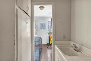 706 E Criner St, Grandview, TX 76050 - Photo 22