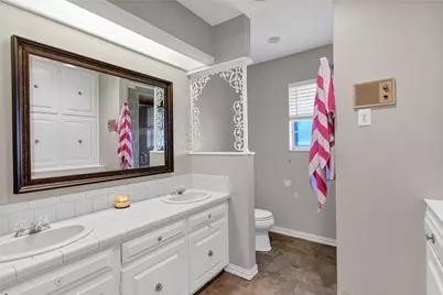 706 E Criner Street, Grandview, TX 76050 - Photo 16