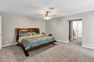 706 E Criner St, Grandview, TX 76050 - Photo 14