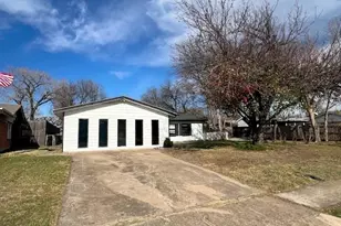 3509 Princeton Dr, Irving, TX 75062 - Photo 2