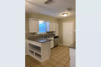 5410 Kings Manor Drive, Lake Dallas, TX 75065 - Photo 12