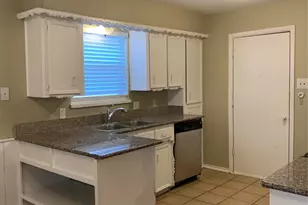 5410 Kings Mnr Dr, Lake Dallas, TX 75065 - Photo 12